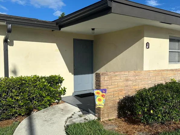 2911 W Ashley Dr Drive W #J, West Palm Beach, FL 33415