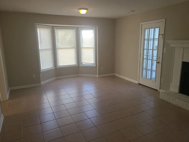 8010 Woodlake Dr — Photo 6