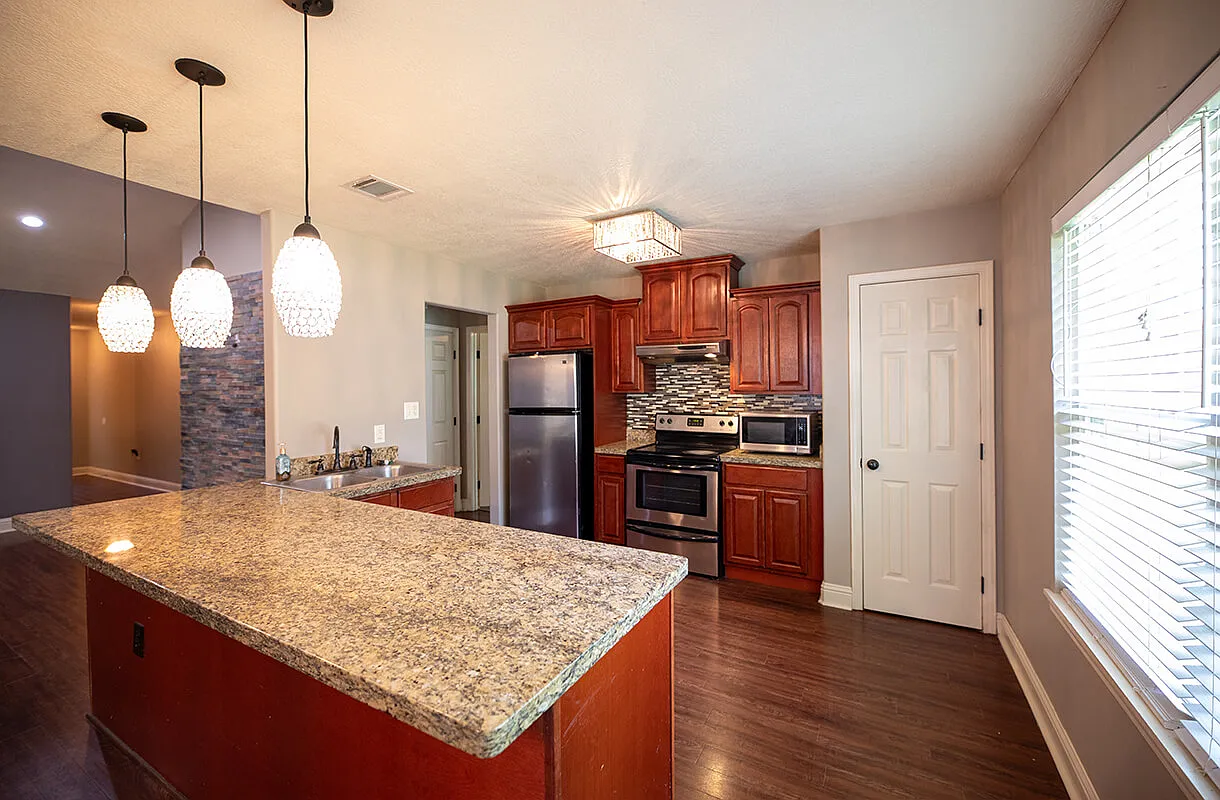 564 Ethel Drive - Moss Bluff — Photo 3