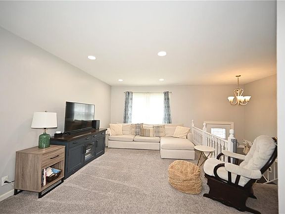 3rd image of 9625 Booth Ave