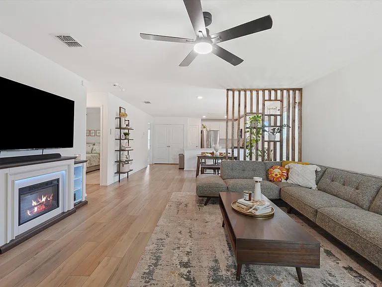 2403 Hesperus Ave — Photo 3
