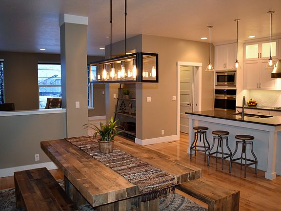 Dining room to kitchen