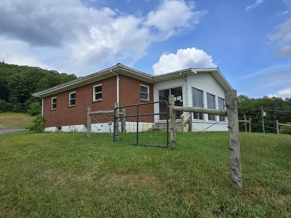 3040 Knobs Rd, Union, WV 24983
