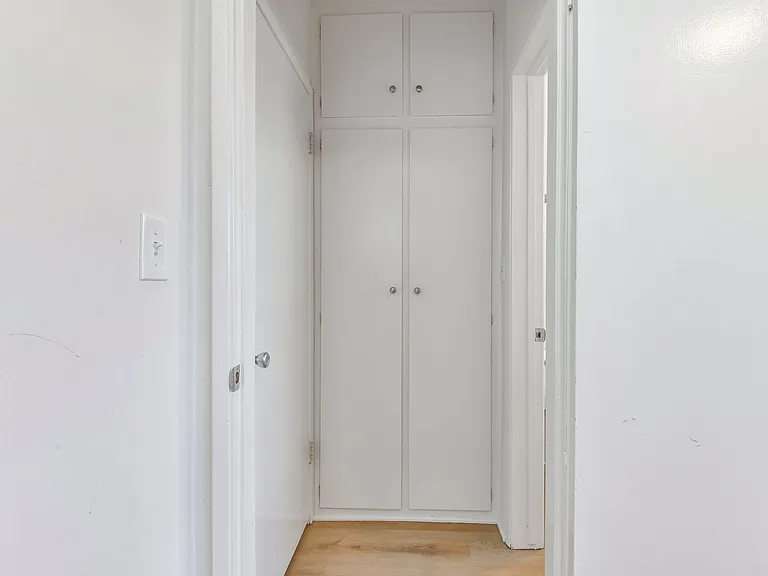657 Milford St — Photo 8