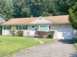 31 Chestnut Ave, Closter, NJ 07624