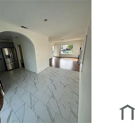 3 bed, 1100 sqft, $4,500 — Photo 4