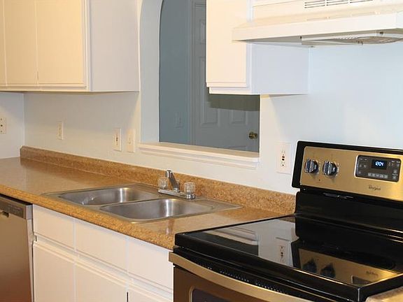 3rd image of 4420 Stonefield Dr
