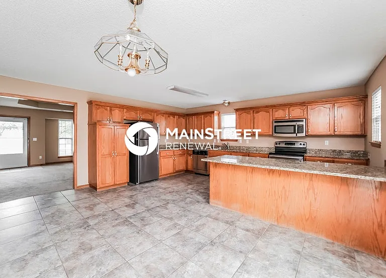 715 Country Ln — Photo 8