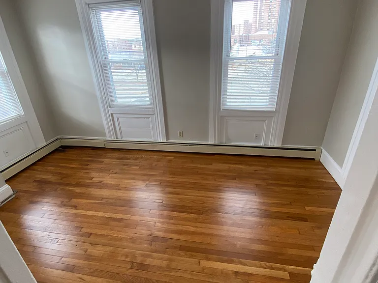 350 Pine St #2F — Photo 11