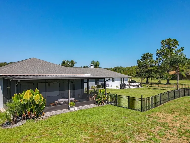 4400 Thermal Ln — Photo 45