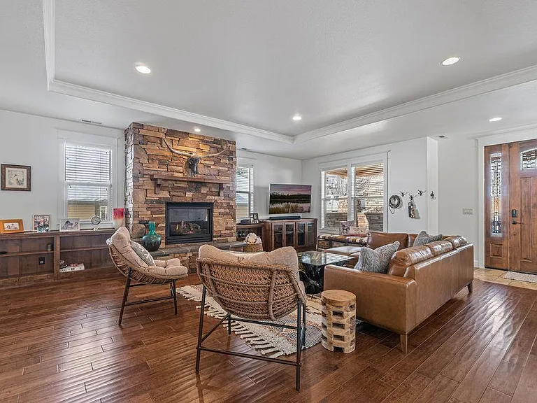 1269 NW Ogden Ave — Photo 5