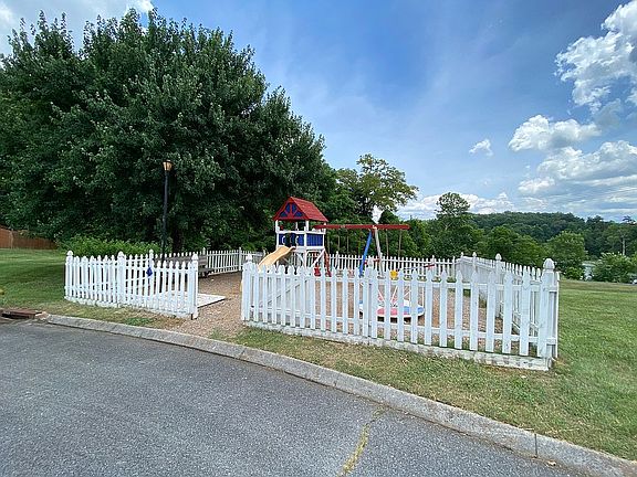 4th image of 1817 Northshore Hills Blvd