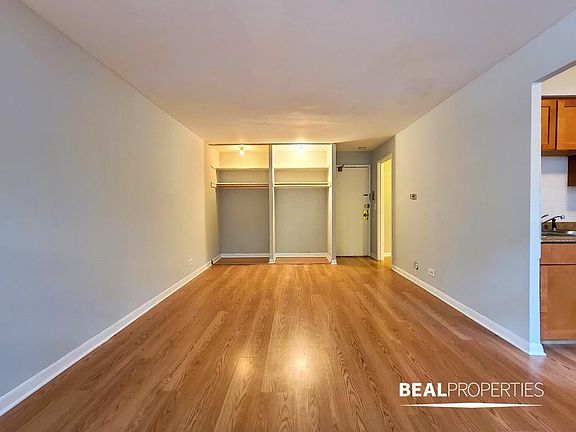 3rd image of 510 W Briar Pl #106