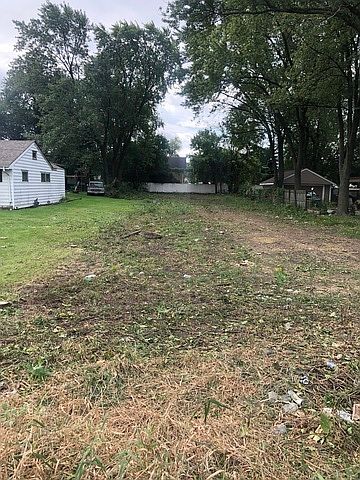 1st image of 437 E Lorraine Ave