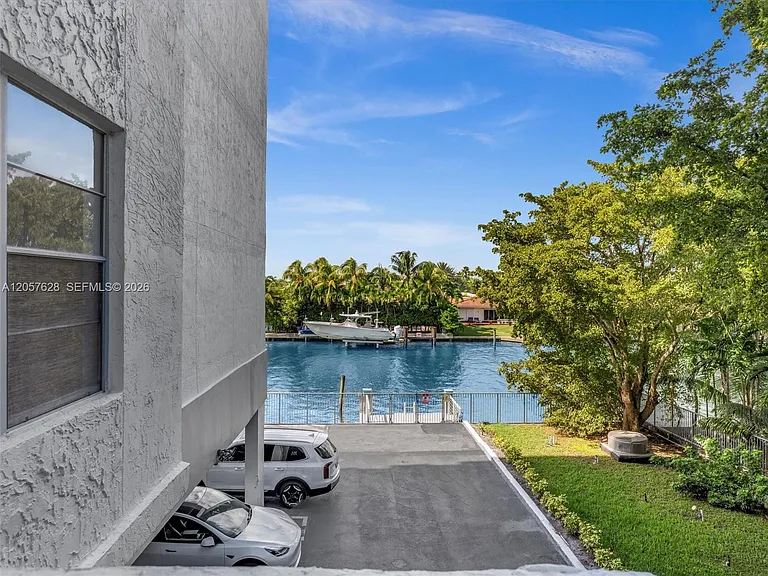 10000 W Bay Harbor Dr #201 — Photo 16