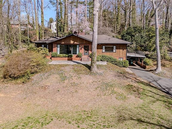 3rd image of 129 Oaklawn Rd