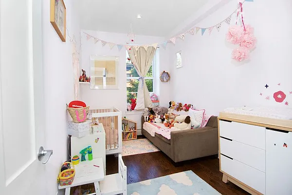 Sold by Brooklyn Bridge | media 8