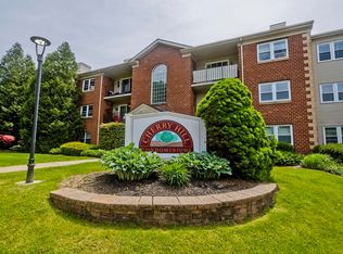 24 Maple Crest Cir APT D, Holyoke, MA 01040