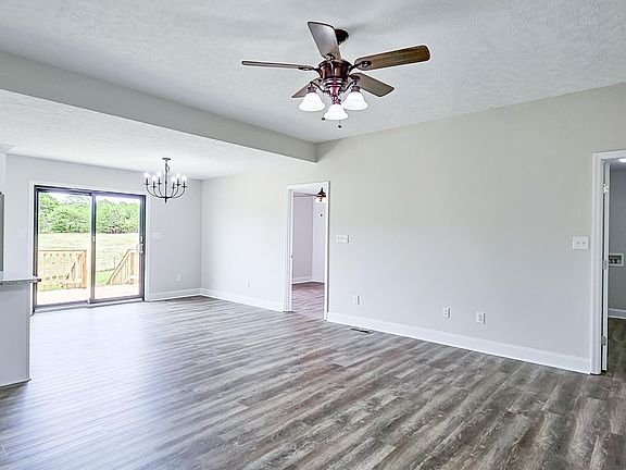 3rd image of 20168 Harris Rd
