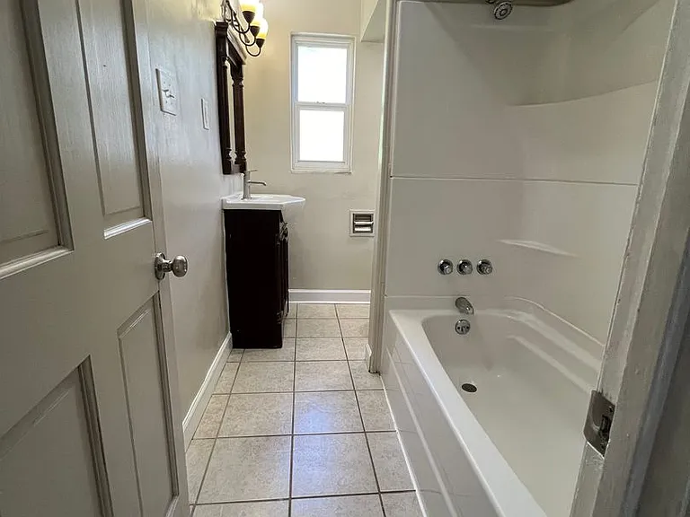 248 W 9th Ave — Photo 15