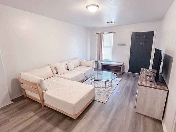 4th image of 410 SW 26th St APT 1