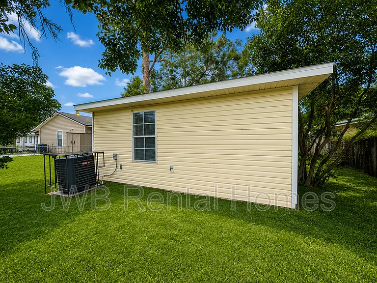 3035 Fitzgerald St — Photo 10