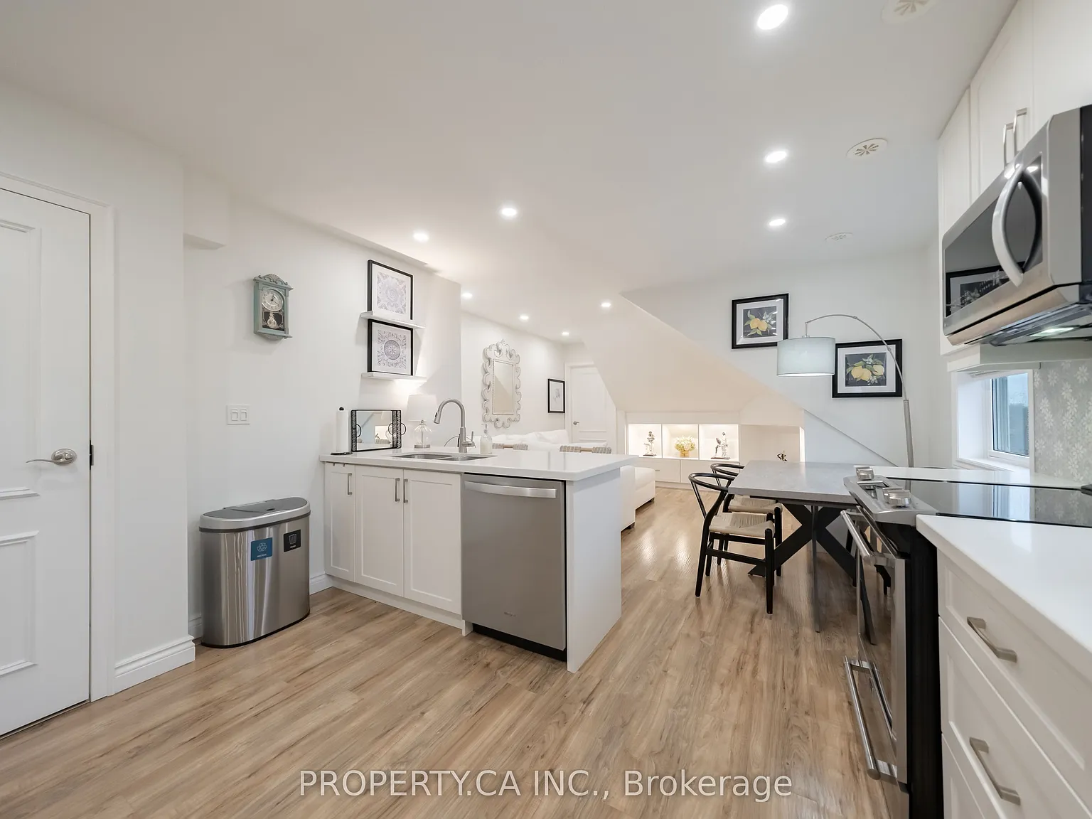 2 bed, $2,850 — Photo 3