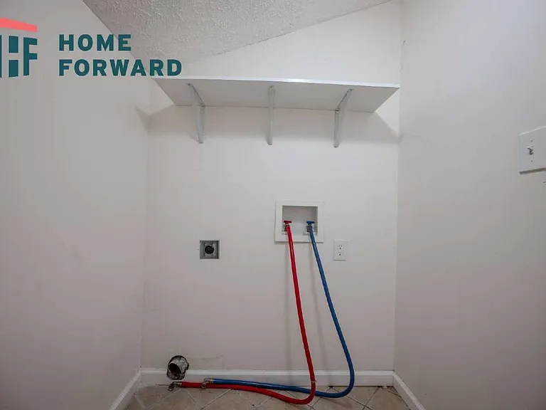 120 Burley Ave — Photo 8