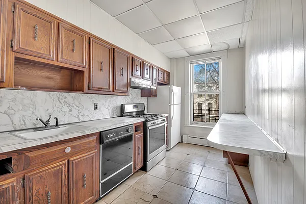 Sold by Compass | media 20