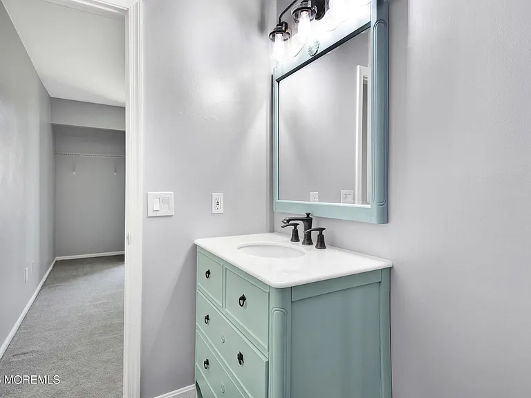 6 Stowe Ct — Photo 21