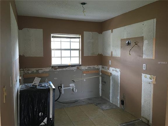5th image of 135 Acapulco Dr