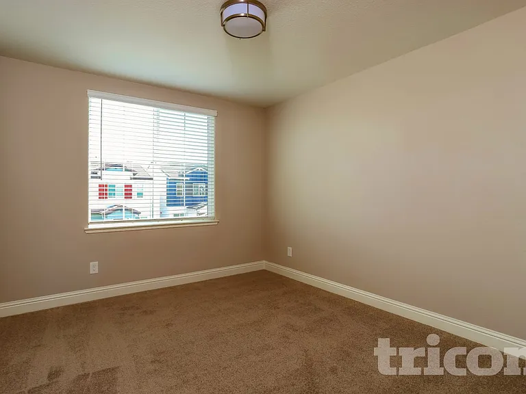 1238 Victorian St — Photo 9