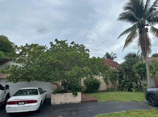 2901 Buttonwood Ave, Hollywood, FL 33025