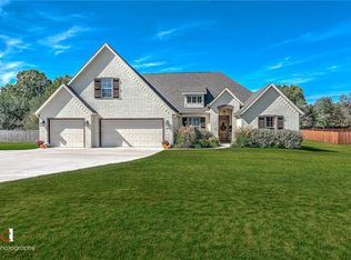 706 King Arthur Dr, Springdale, AR 72762