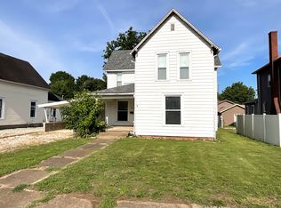 24 N Edwards St, Worthington, IN 47471