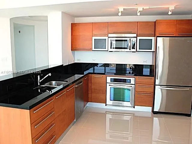 253 NE 2nd St #4303 — Photo 13