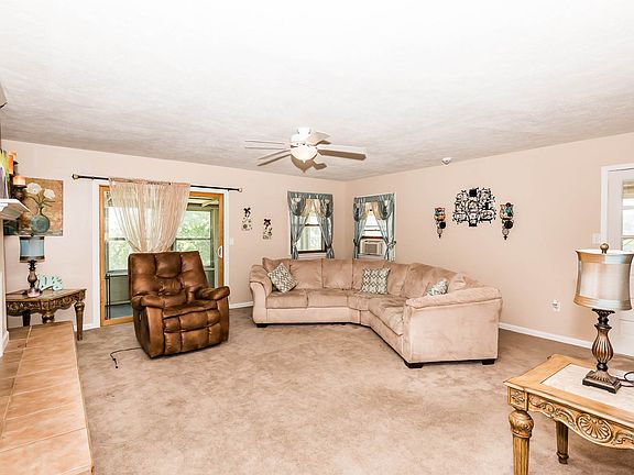 3rd image of 1609 Rockwell Dr