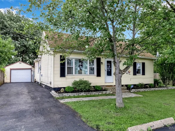 6683 Walmore Rd, Niagara Falls, NY 14304