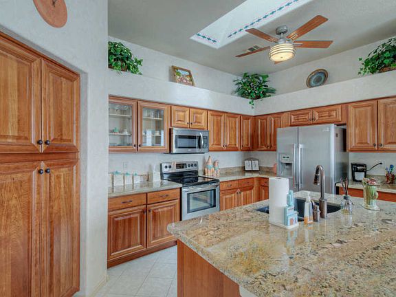 5th image of 1025 E Mountain Vista Dr