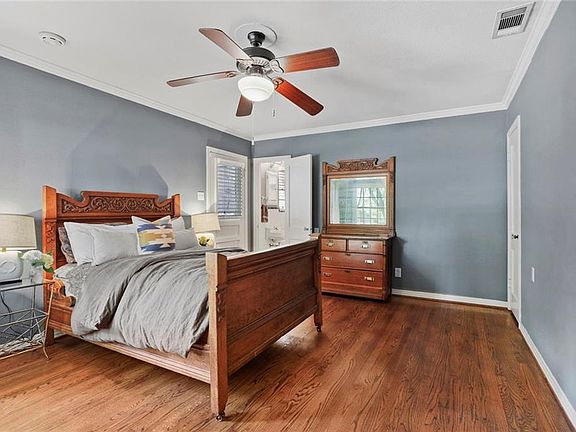 5th image of 5523 Martel Ave