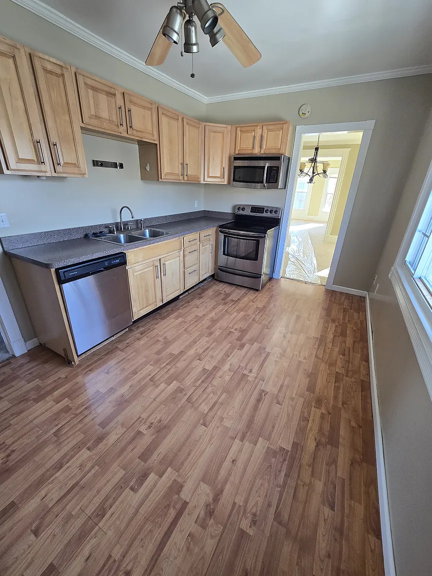 1624 Castle Ave #Up photo 1