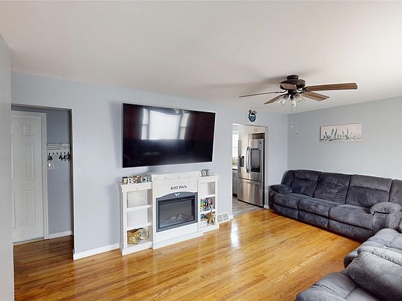 2nd image of 109 Watkins Avenue