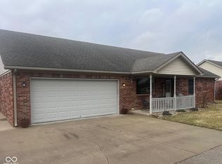 61 N Deer Cliff Dr, Crawfordsville, IN 47933