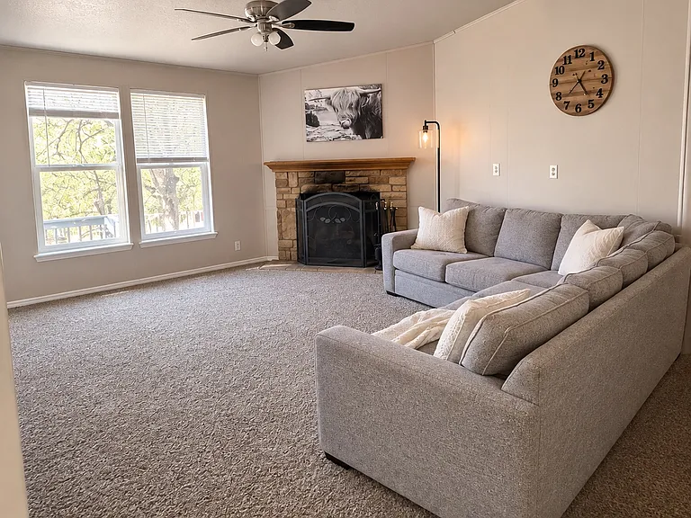 560 Profetta Ln — Photo 5