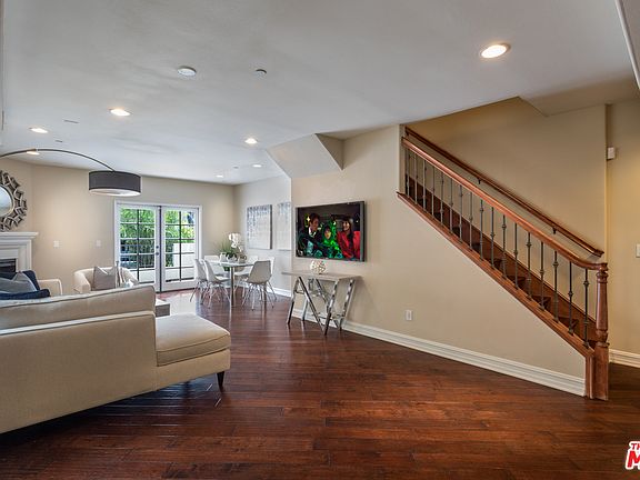 3rd image of 4237 N Longridge Ave #106