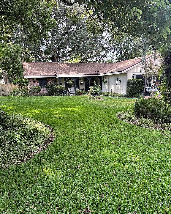 1st image of 1605 Autumn Rd
