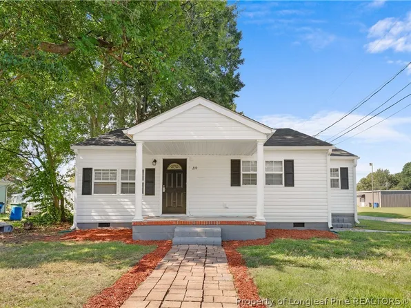 219 W Brocklyn St, Benson, NC 27504