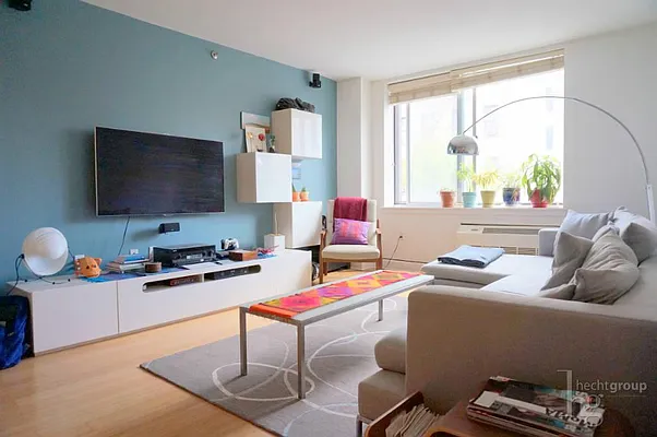 Rented by Hecht Group | media 5