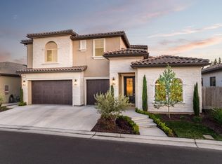 2591 E Via Cesena Dr, Fresno, CA 93730