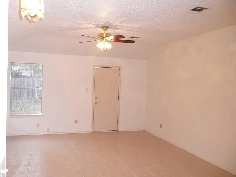 734 Latteridge Dr — Photo 12